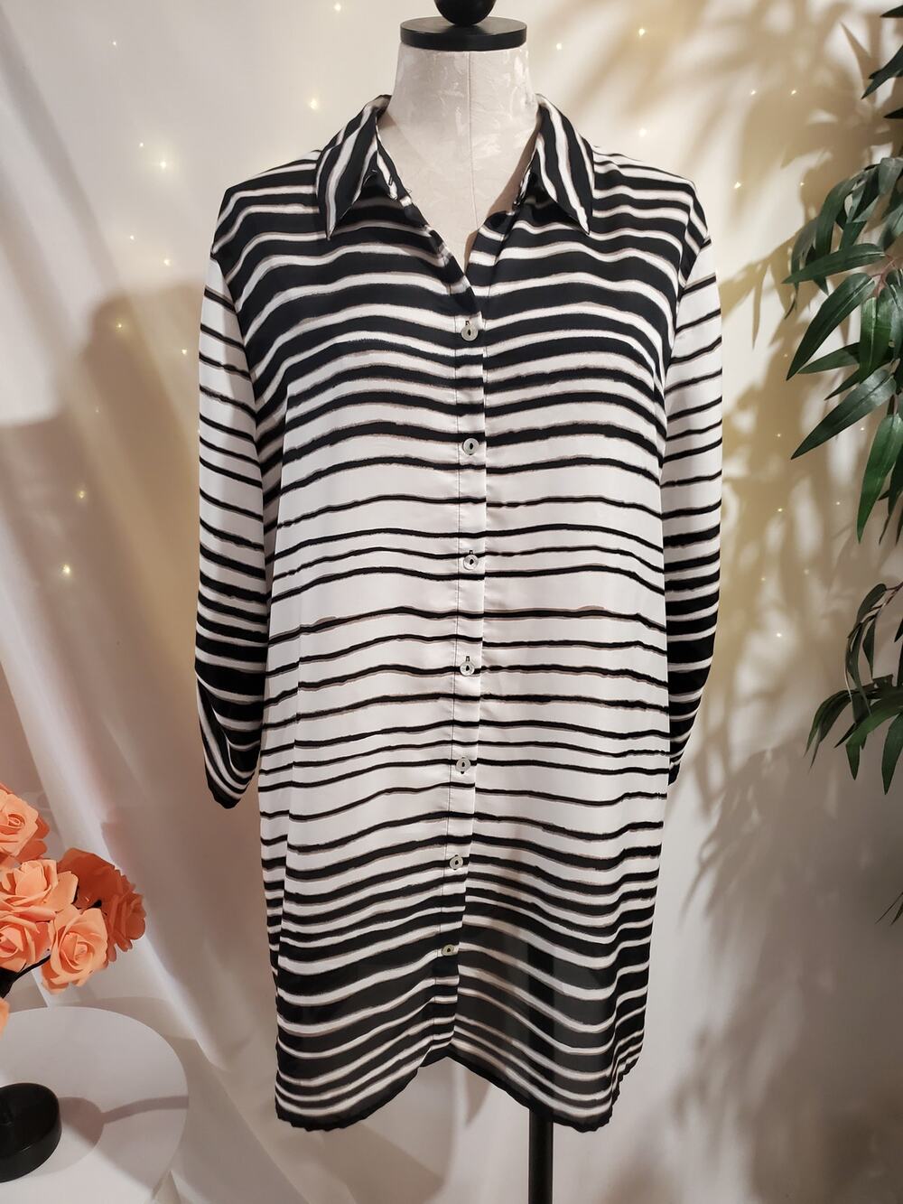 Chicos Womens Striped Roll Tab Sleeve Shell Button Tunic Blouse Size 3 US XL 16